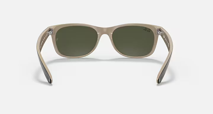 Ray-Ban New Wayfarer - Black on Beige