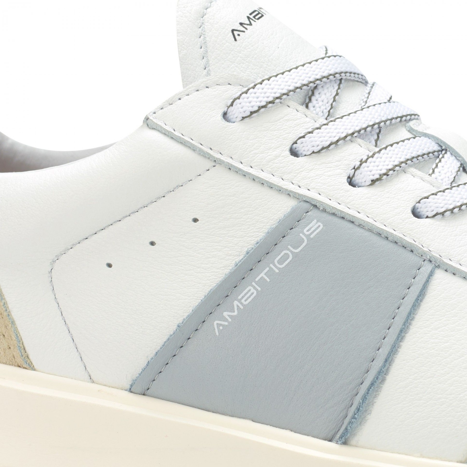 Ambitious Trainer - White/Sky/Beige